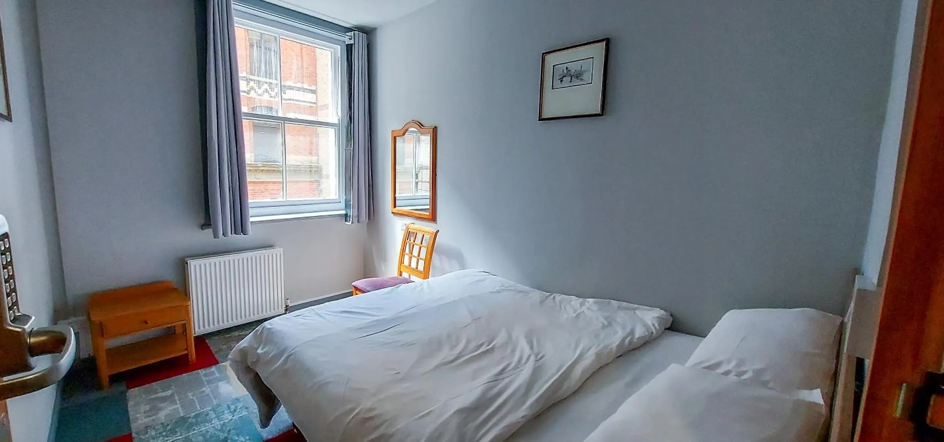 R S Hostels - Leeds