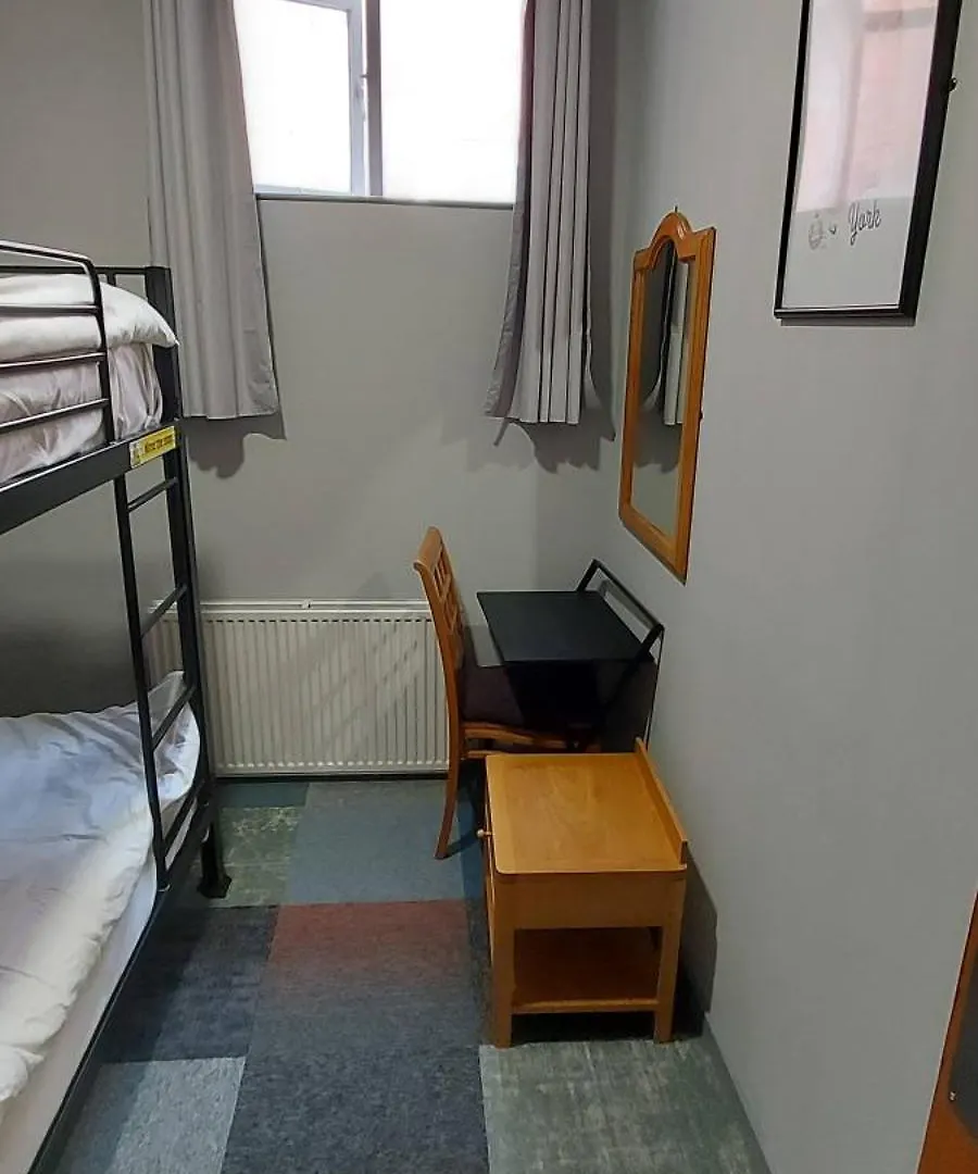 R S Hostels - Leeds