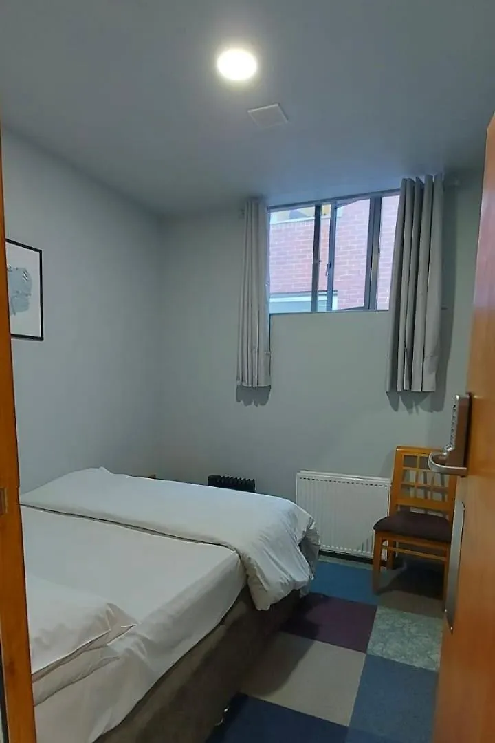 R S Hostels - Leeds